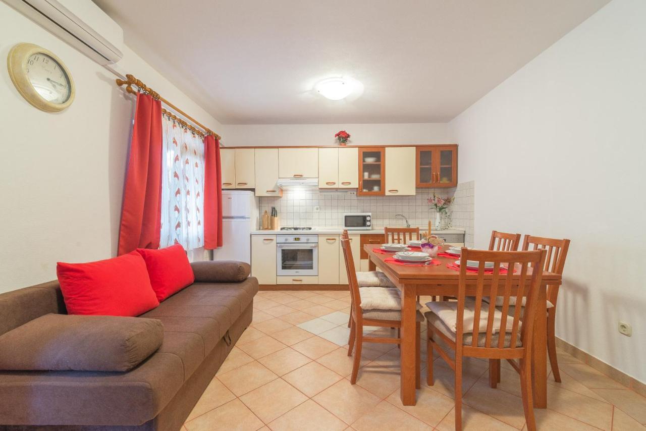 Apartments Puskaric Vir Bagian luar foto