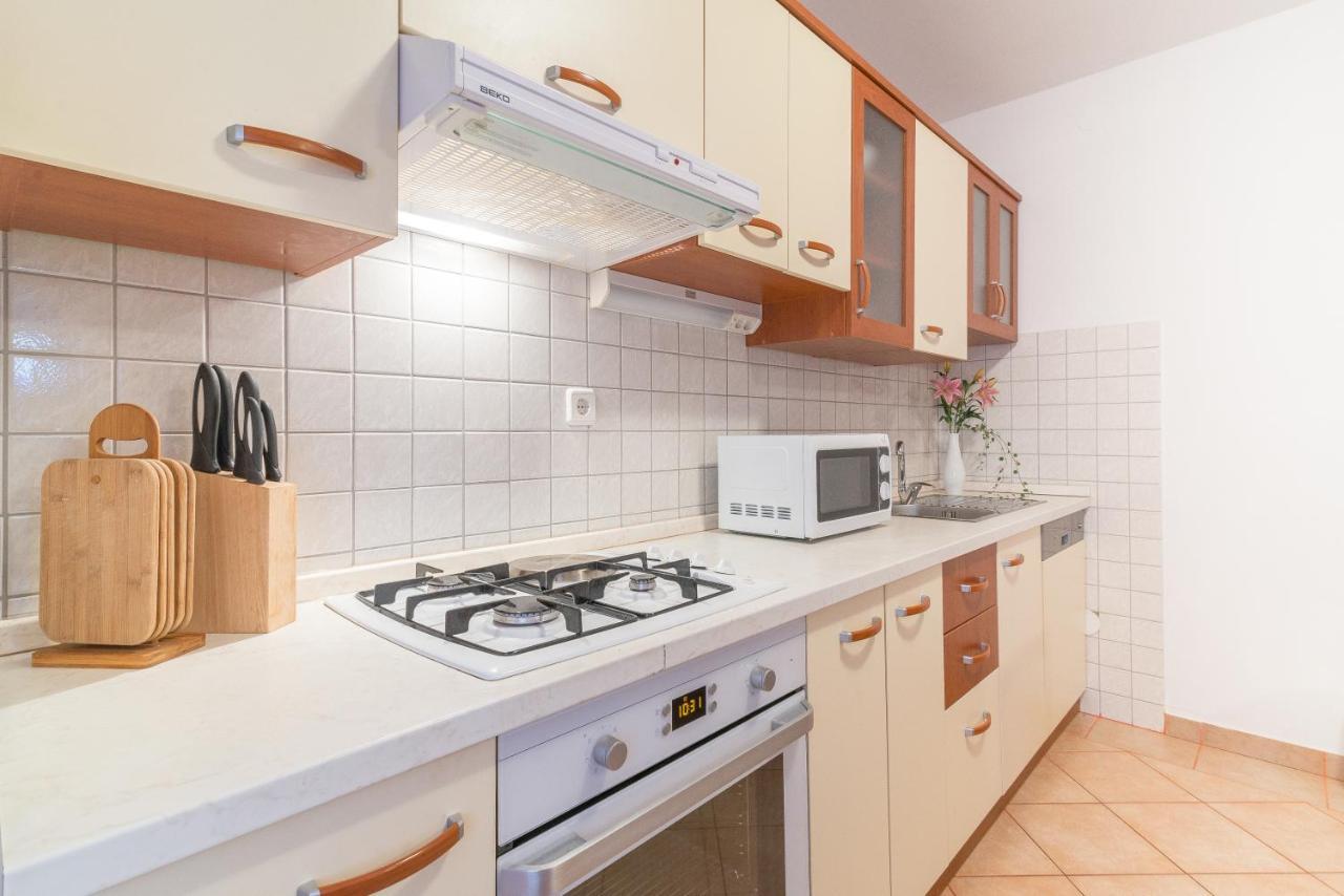 Apartments Puskaric Vir Bagian luar foto
