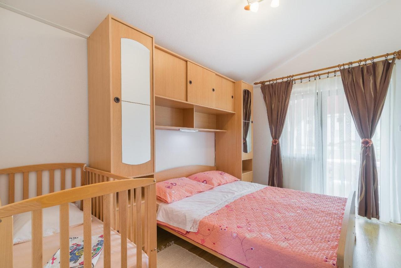 Apartments Puskaric Vir Bagian luar foto