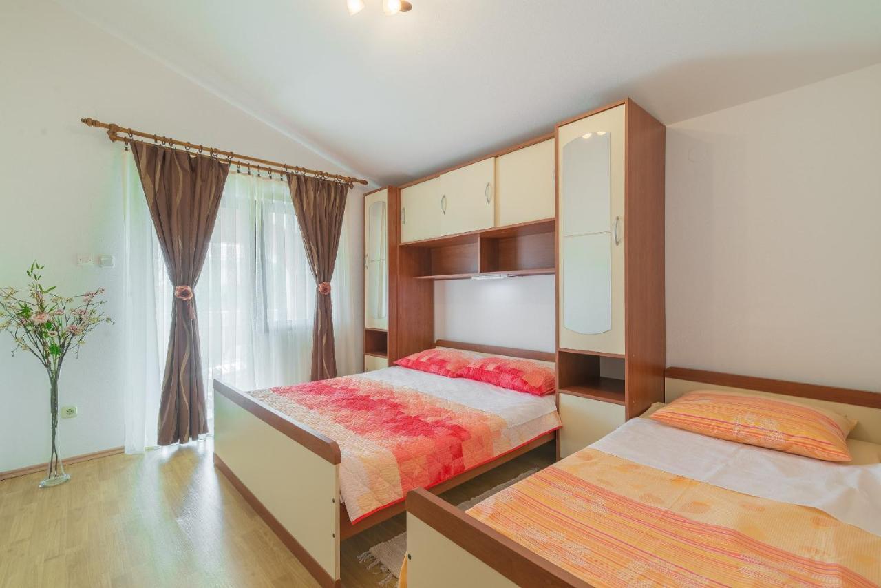 Apartments Puskaric Vir Bagian luar foto